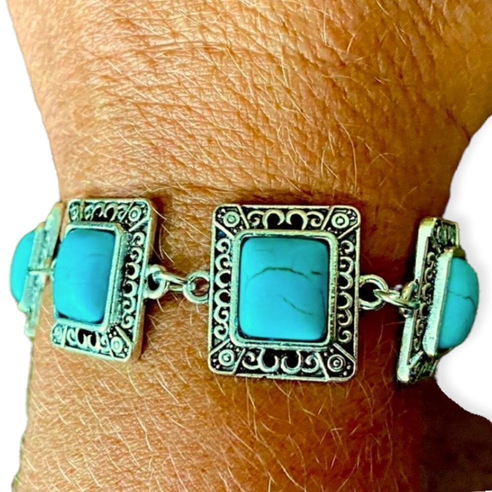 Western Turquoise Silver Link Toggle Bracelet NWT